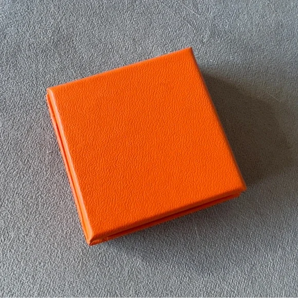 HERMES Earrings Box + Pouch + Tag 2.30x2.30x0.80 inches + Ribbon - Picture 5 of 7